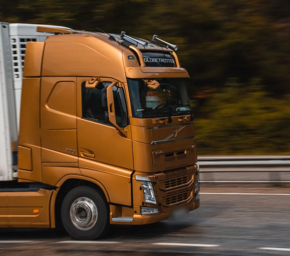 Lkw unterwegs auf der Autobahn